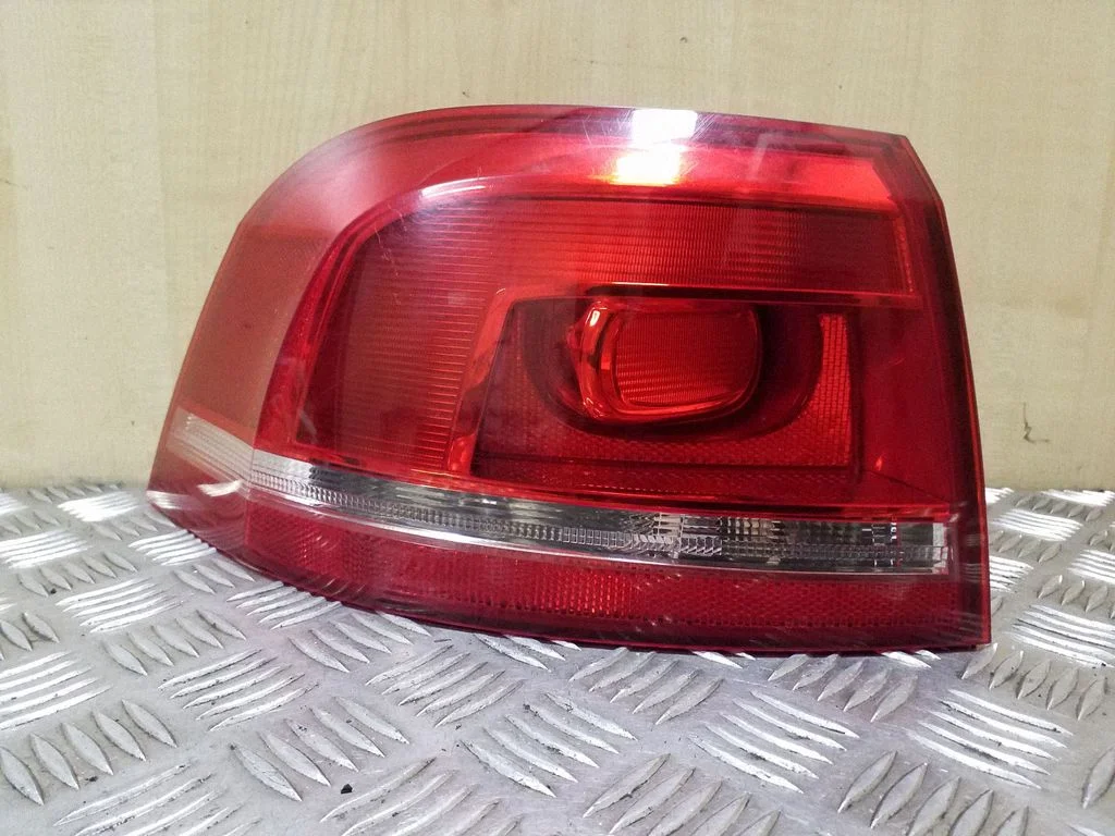 Tagatuli keres 3AF945095E
