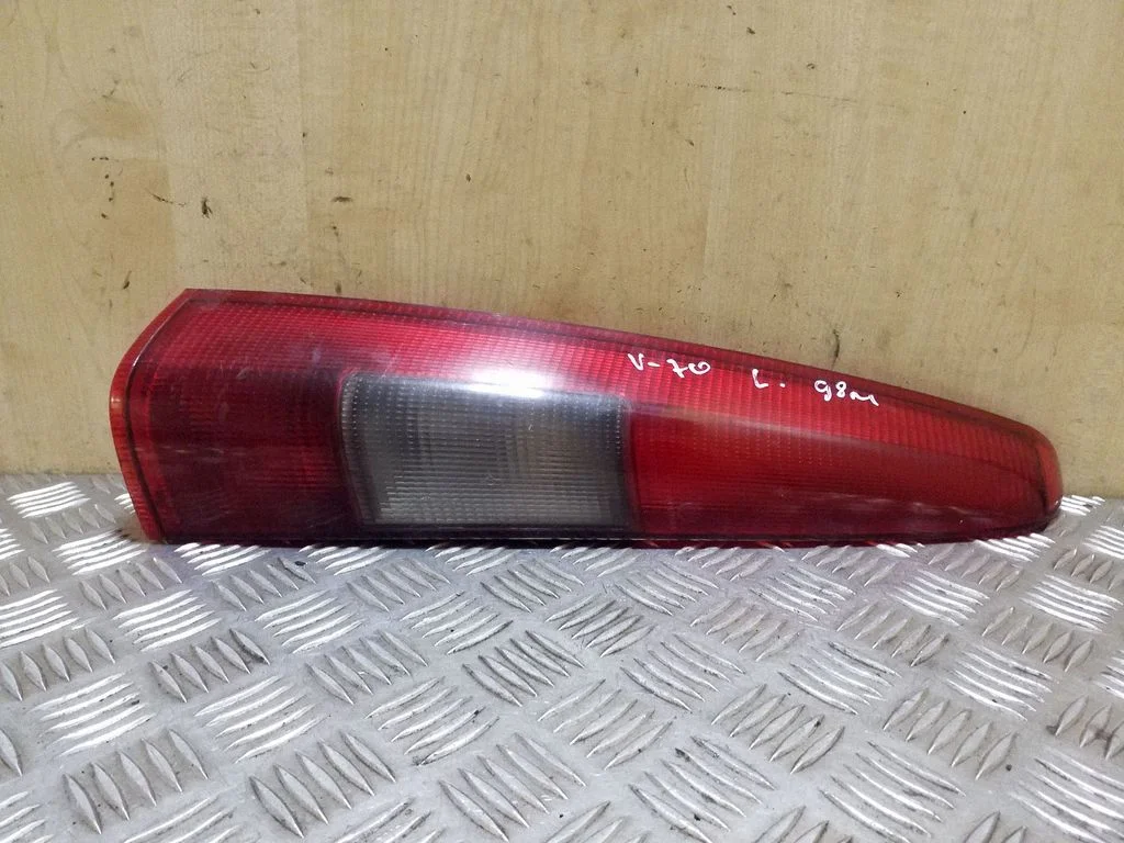 Rear/tail lights – Volvo S70 V70 V70 XC (1997-2000)