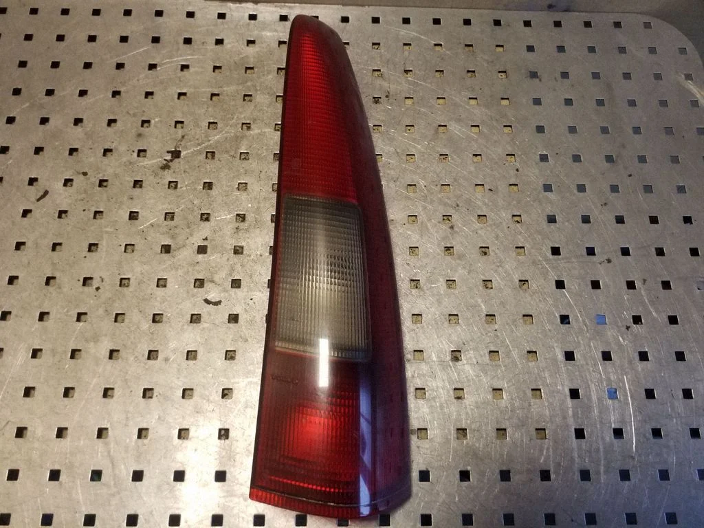 Rear/tail lights – Volvo S70 V70 V70 XC (1997-2000)