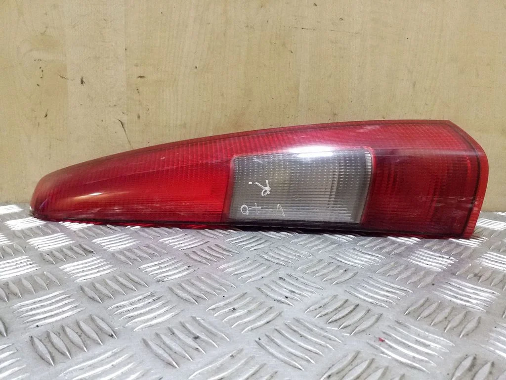 Rear/tail lights – Volvo S70 V70 V70 XC (1997-2000)
