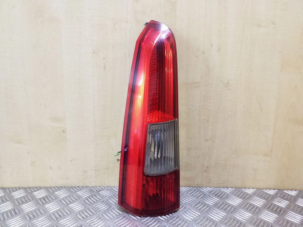 Rear/tail lights 9154493ECE