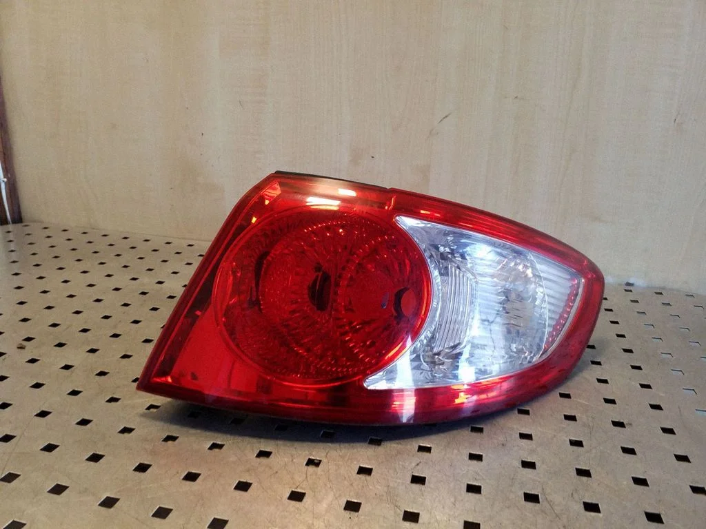 Rear/tail lights 924022B000