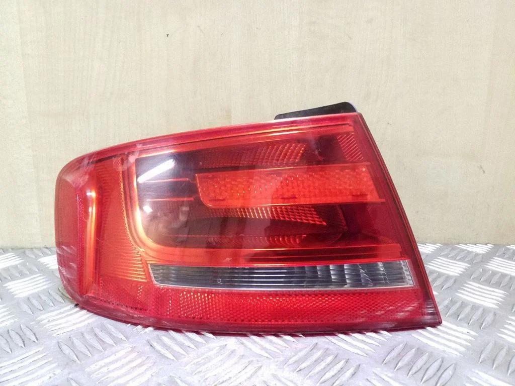 Rear/tail lights 8K5945095D