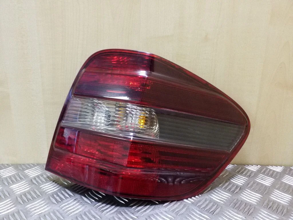 Tagatuli keres 404122R