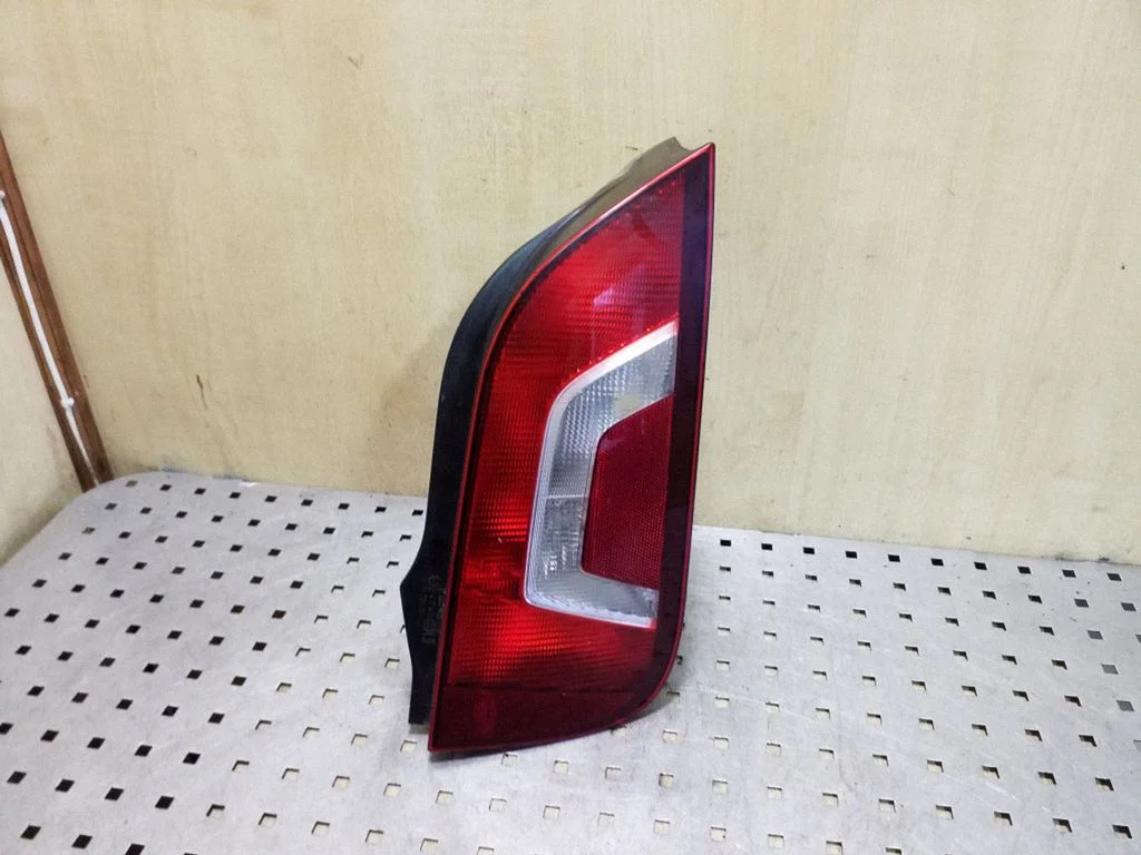 Rear/tail lights 1S0945096G