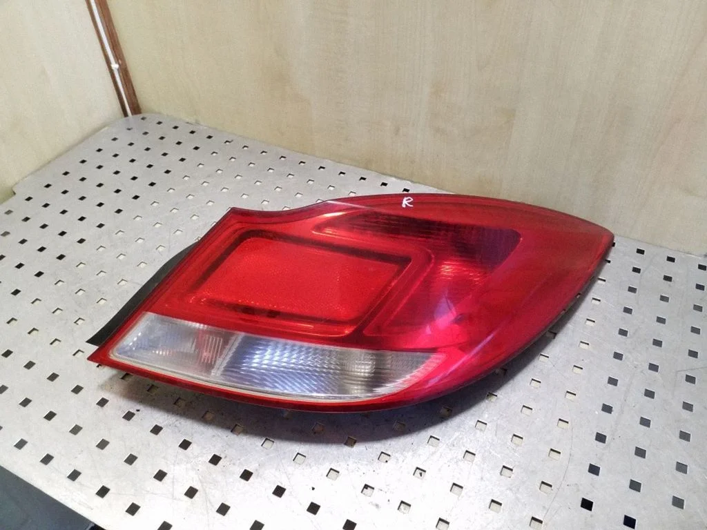 Rear/tail lights 13265355AY