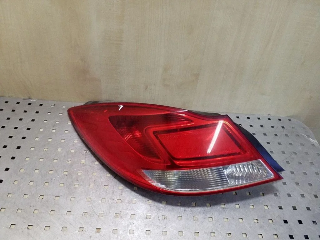 Rear/tail lights 13265354AY