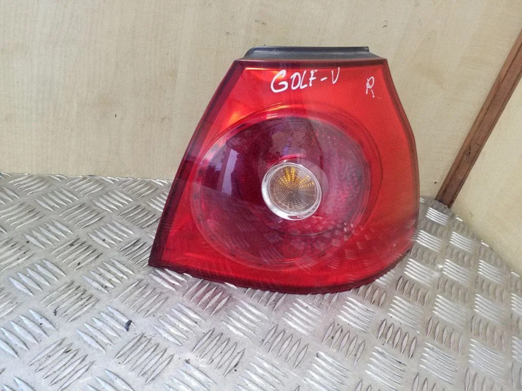 Rear/tail lights 1K6945096AC