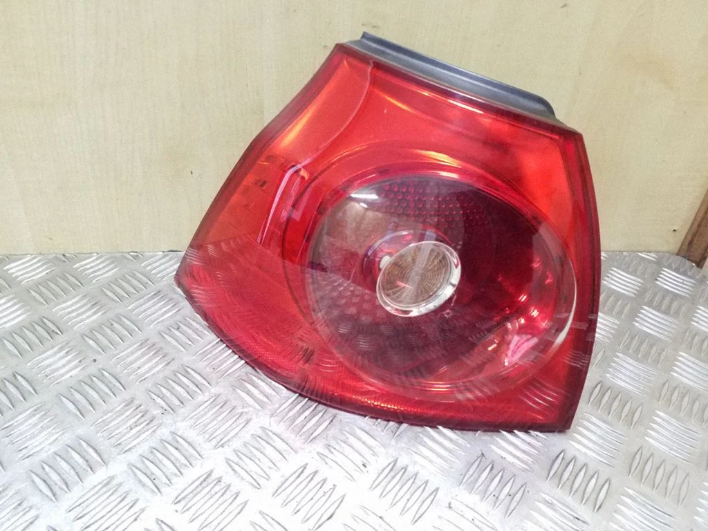 Rear/tail lights 1K6945095N