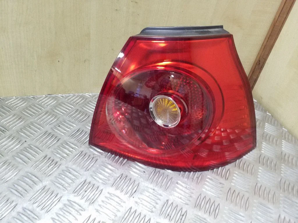 Rear/tail lights 1K6945096N
