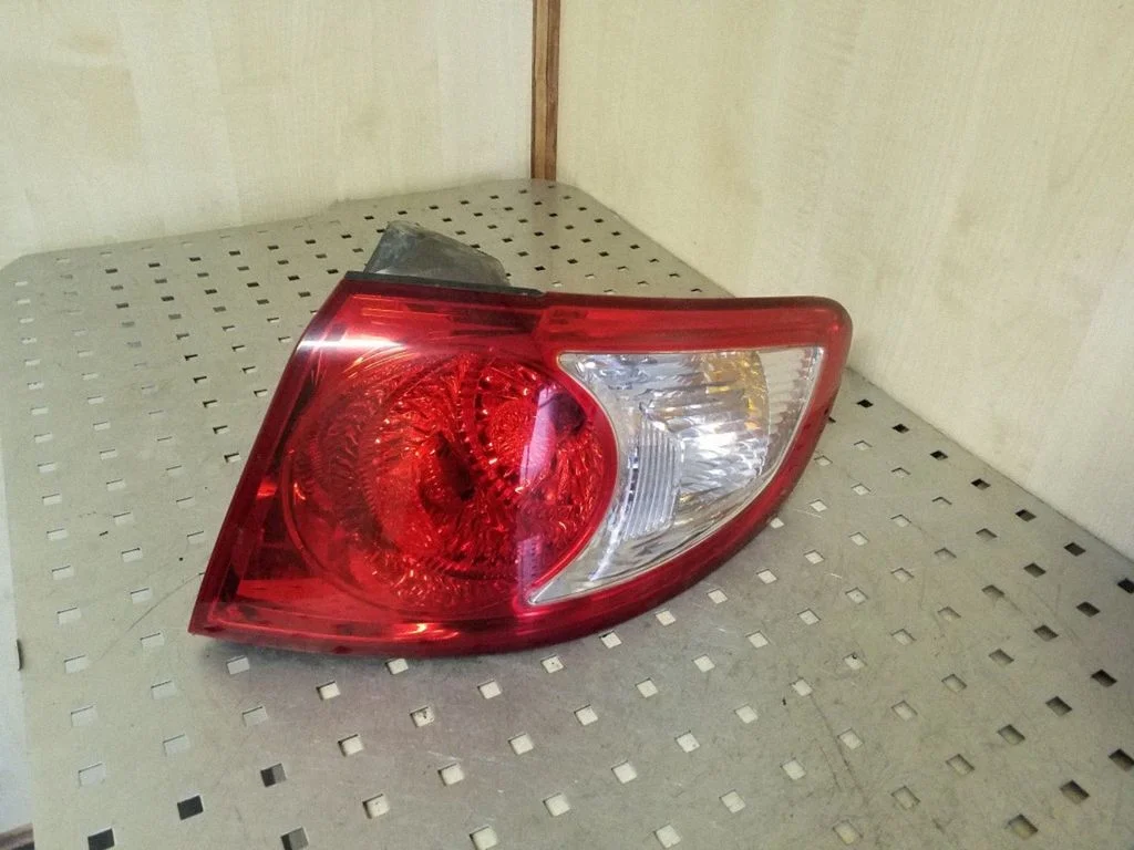 Rear/tail lights 924022B000