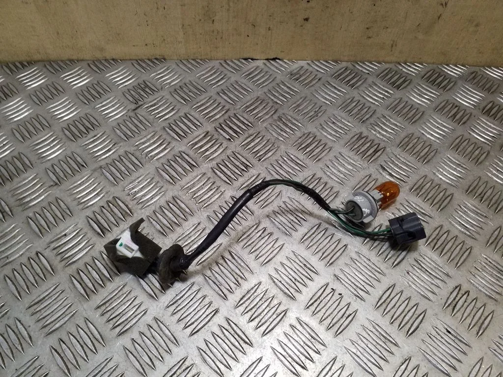 Tail light part – right