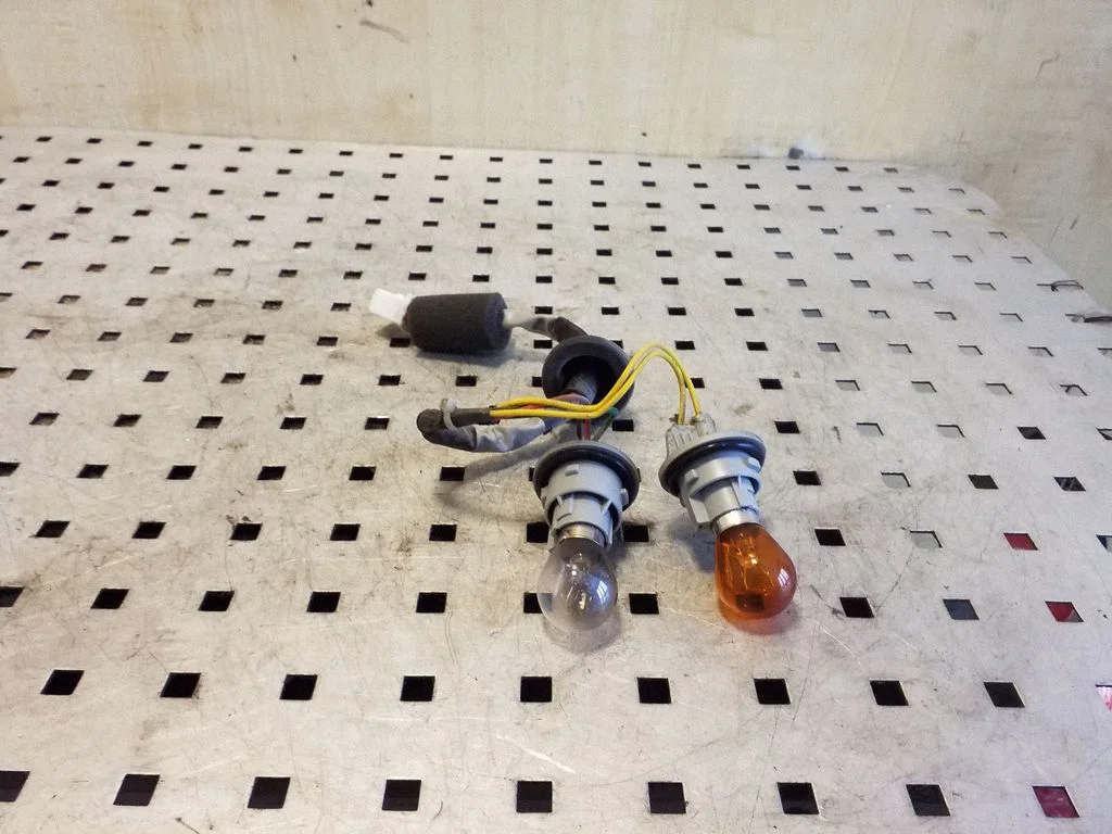 Tail light part – right