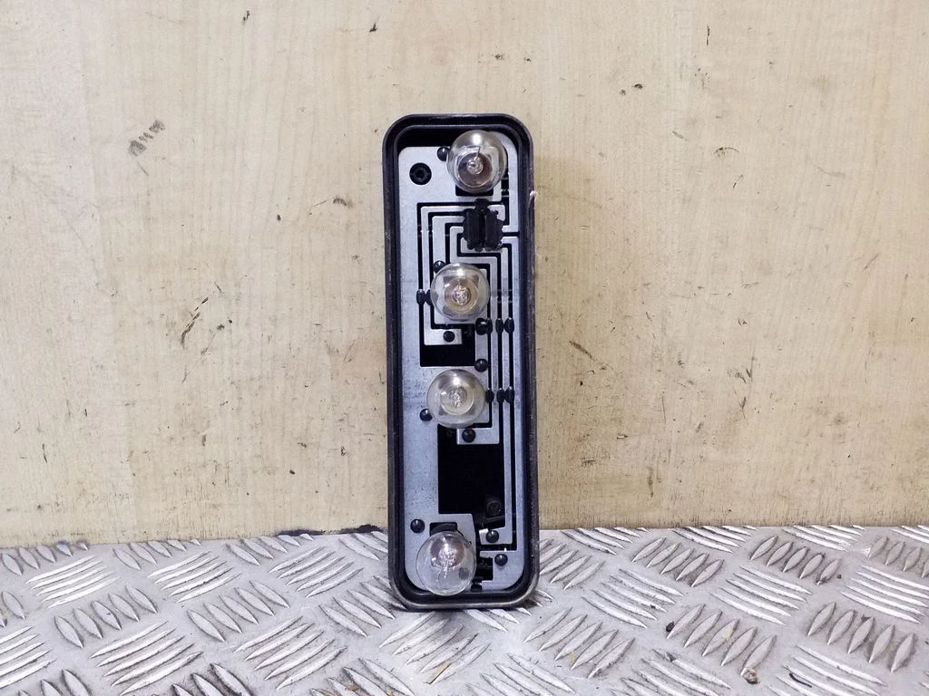 Tail light part – left