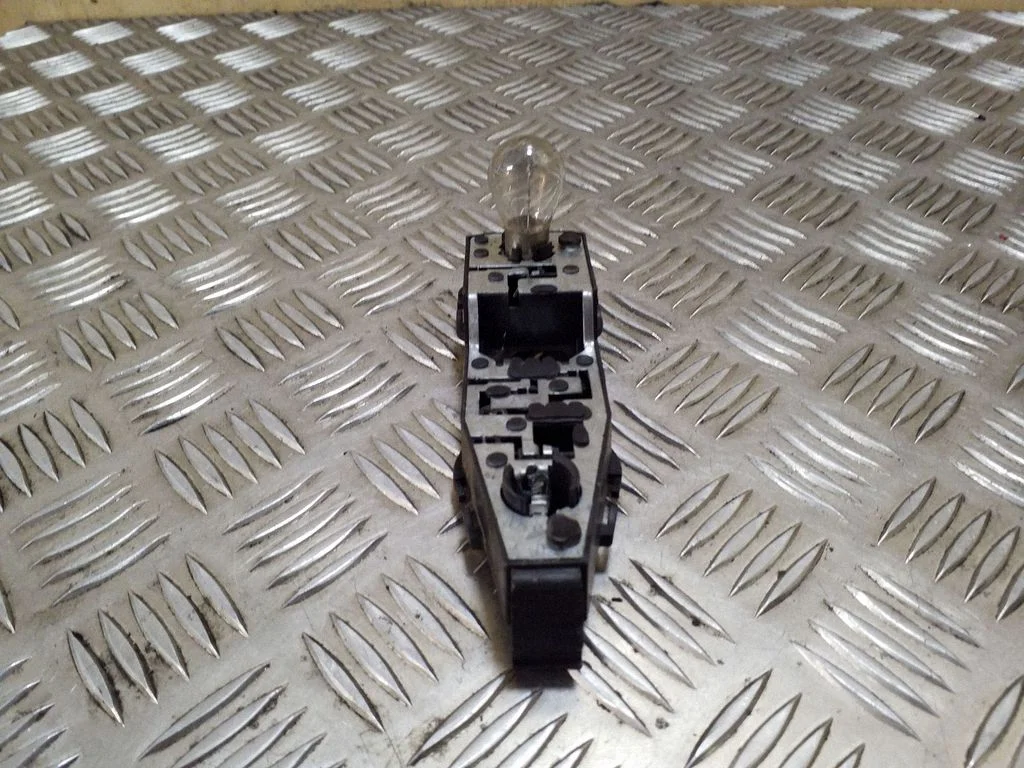 Część lampy tylnej 7M0945259