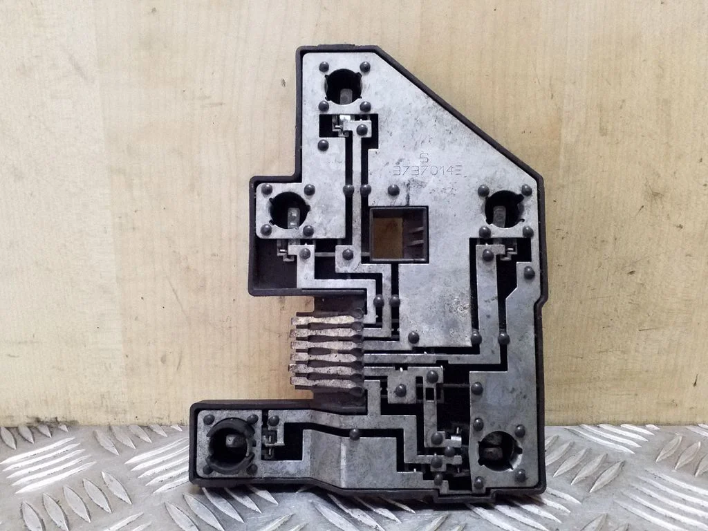 Tail light part 90568047