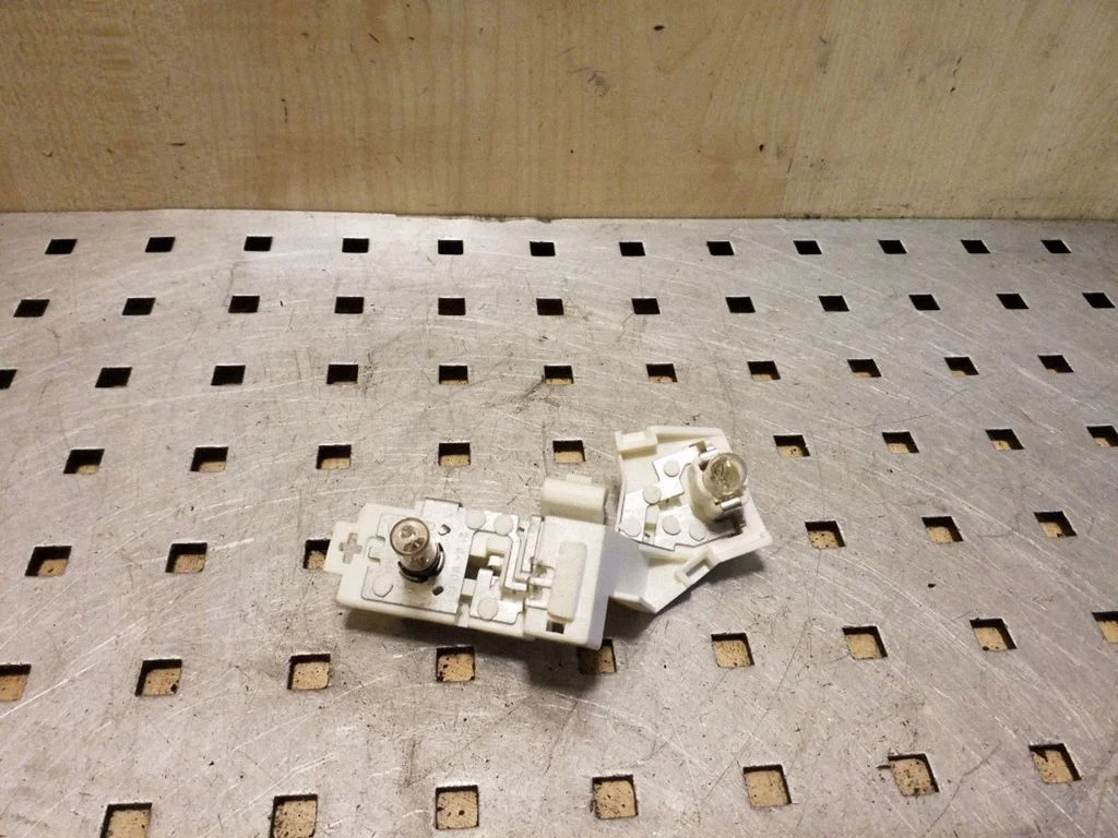 Tail light part 13306462