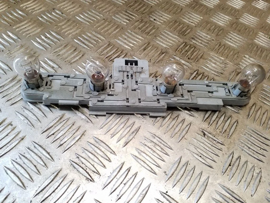 Tail light part – right