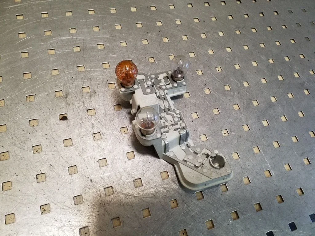 Tail light part – right