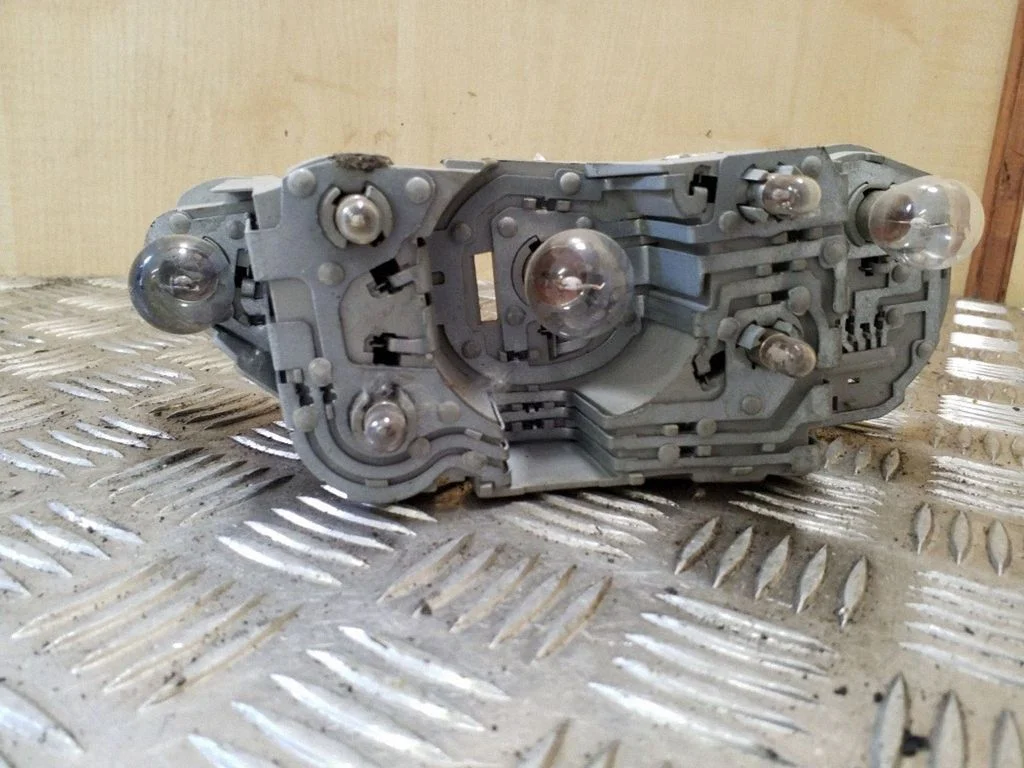 Tail light part – right