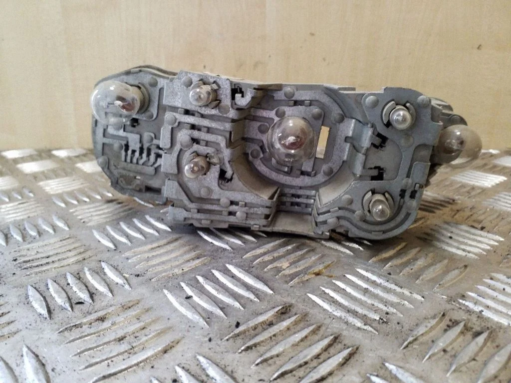 Tail light part – left