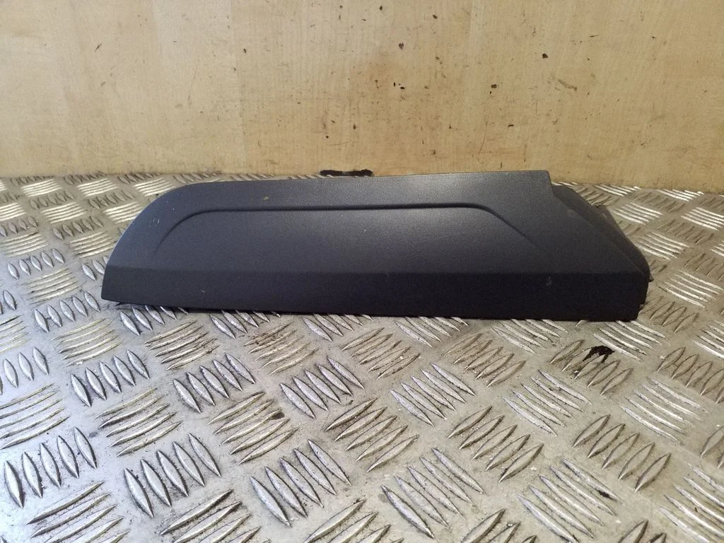 Listwa lampy tylnej DT1113476A