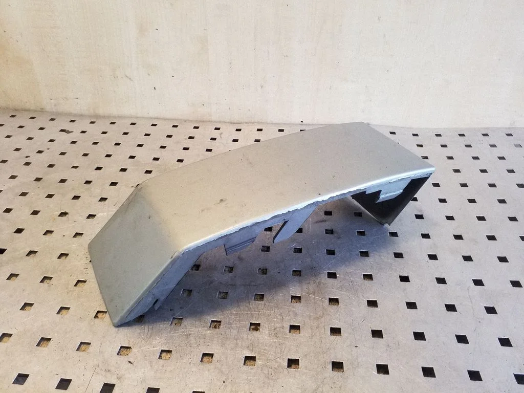 Rear/tail light trim molding 8620820