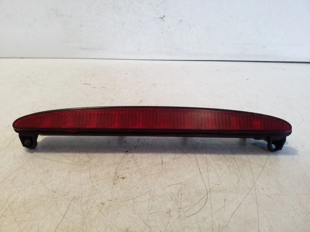 Third/center stoplight 465609999