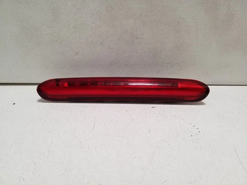 Third/center stoplight 92700B2010