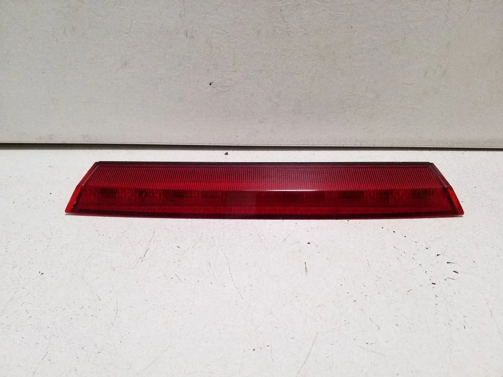 Third/center stoplight KOITO12628