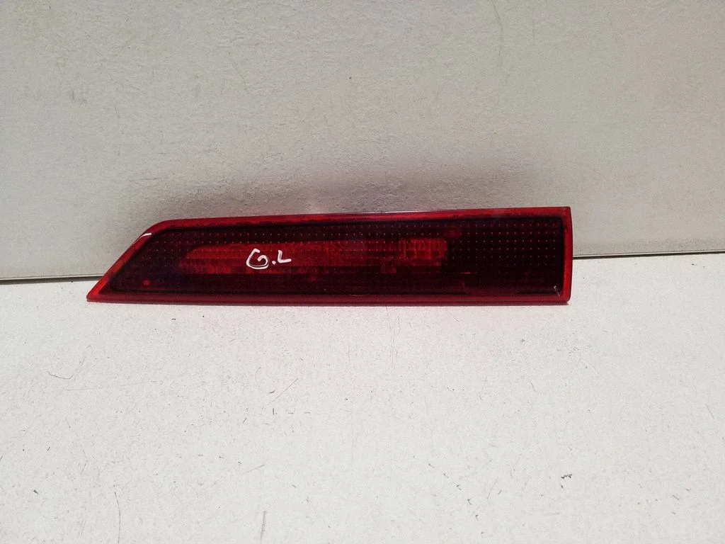Third/center stoplight BK2113N408BD