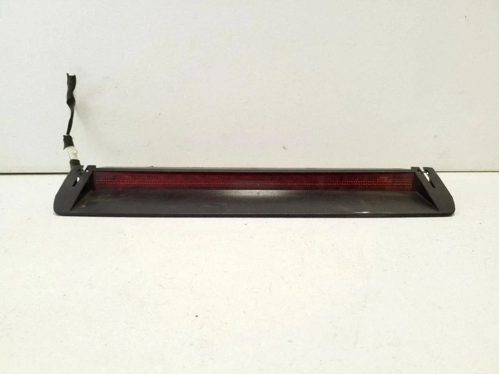 Third/center stoplight 3C5945097A