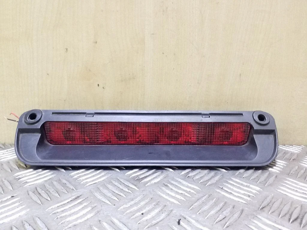 Third/center stoplight – Opel Frontera B (1998-2004)