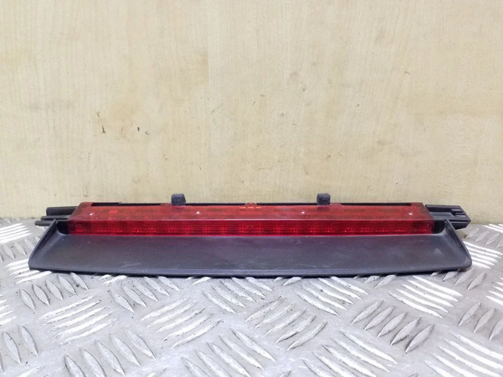 Trzecie światło stop 4F5945097 – Audi A6 Allroad C6 (2006-2011)
