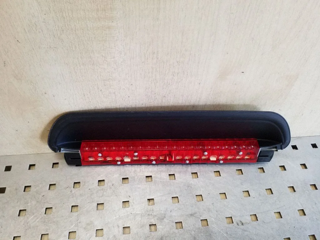 Third/center stoplight 632569466149
