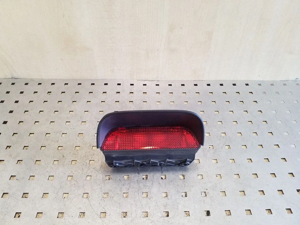 Third/center stoplight – Honda CR-V (2007-2012)