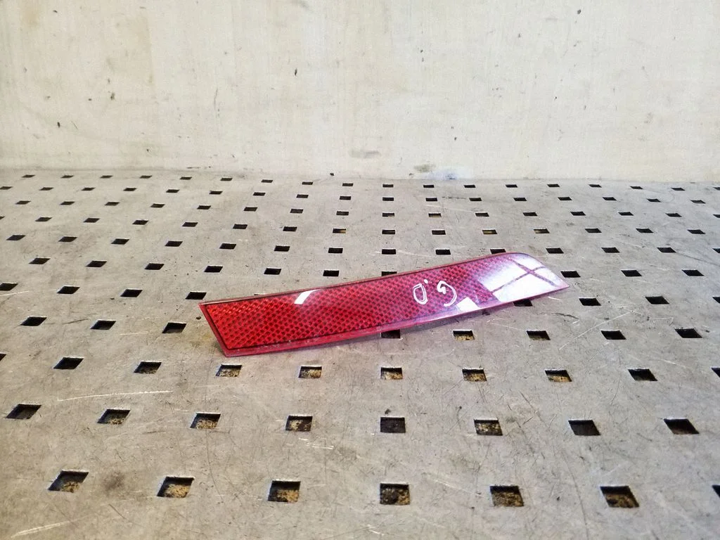 Rear tail light reflector 3G0945104A