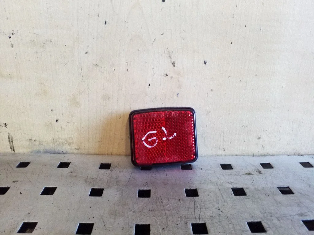 Rear tail light reflector E30251734