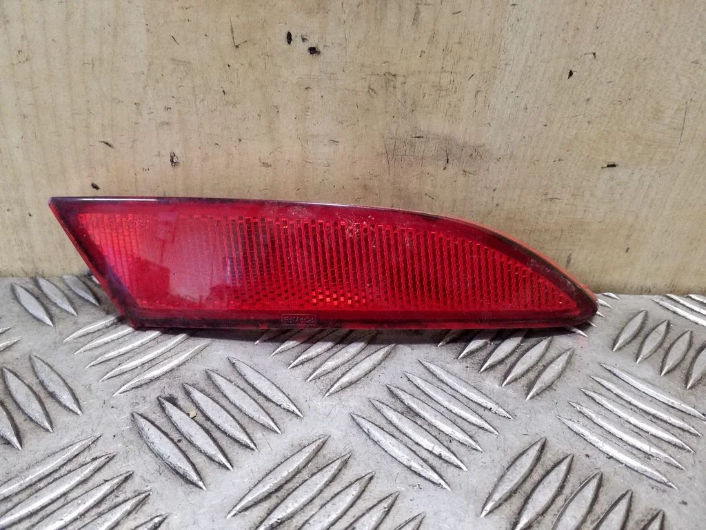 Rear tail light reflector BM51515B0AD