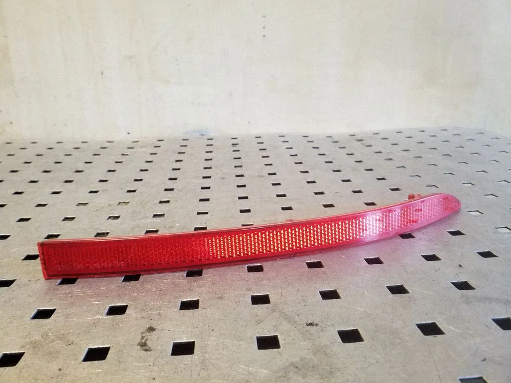 Rear tail light reflector 5N0945105