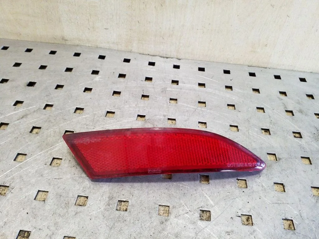 Rear tail light reflector BM51515B0AE