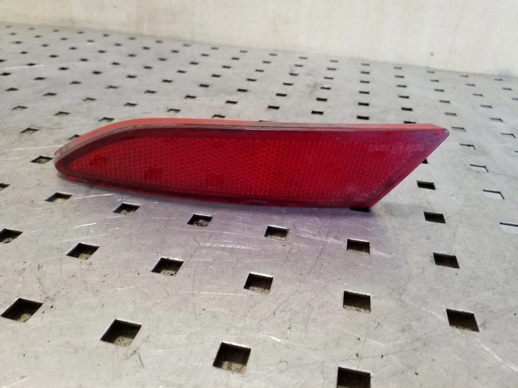 Rear tail light reflector BM51515C0AE