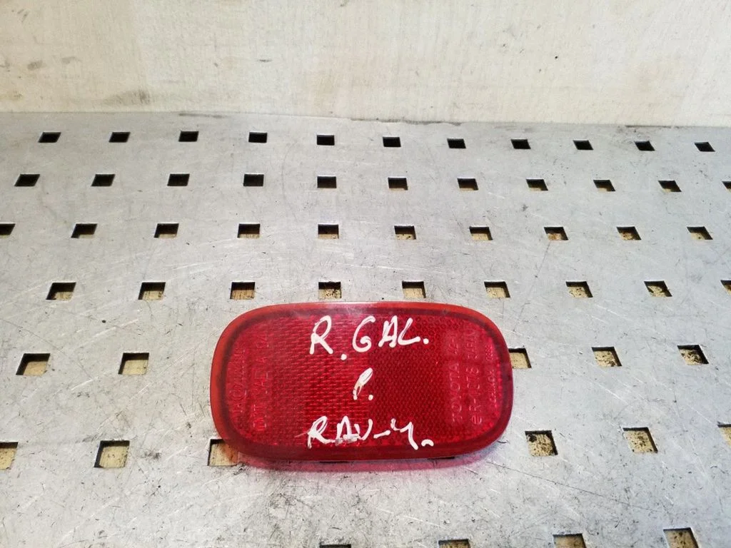 Rear tail light reflector