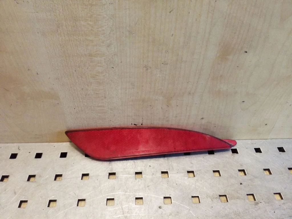 Rear tail light reflector 924063Z00