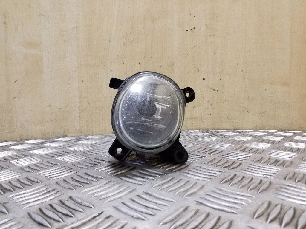 Front fog light 8T0941699