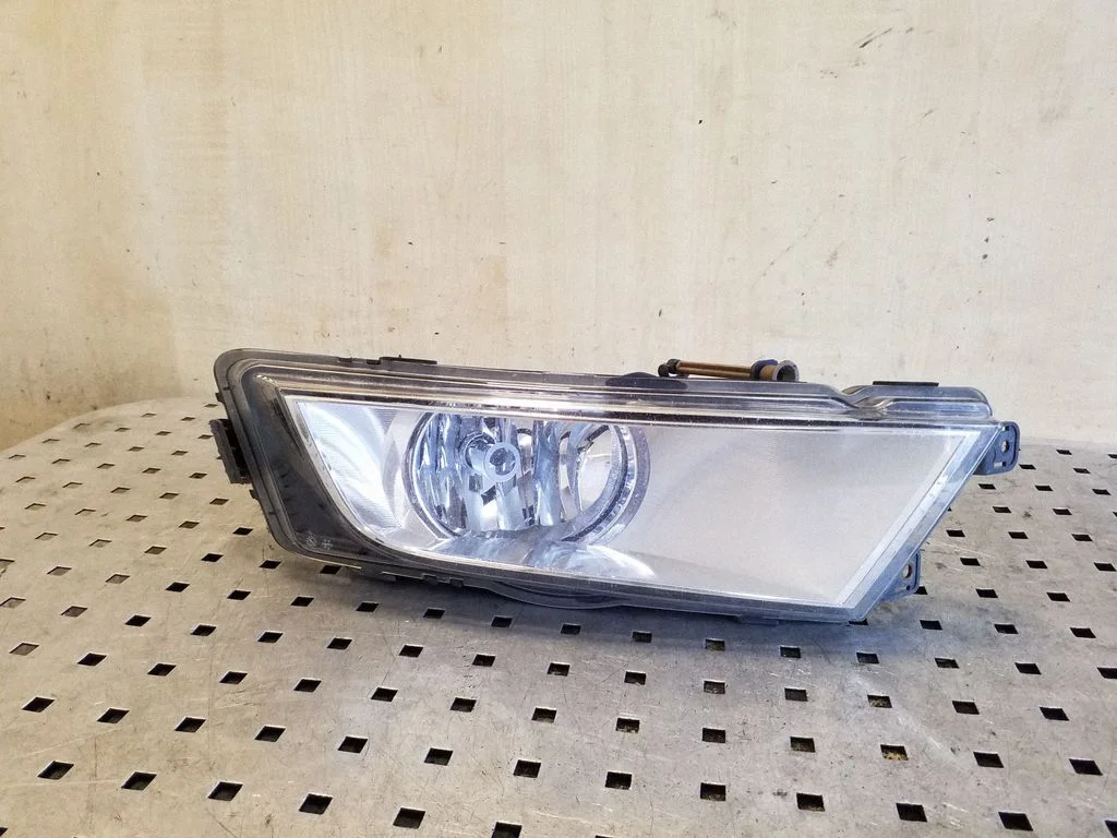 Front fog light 5E0941700