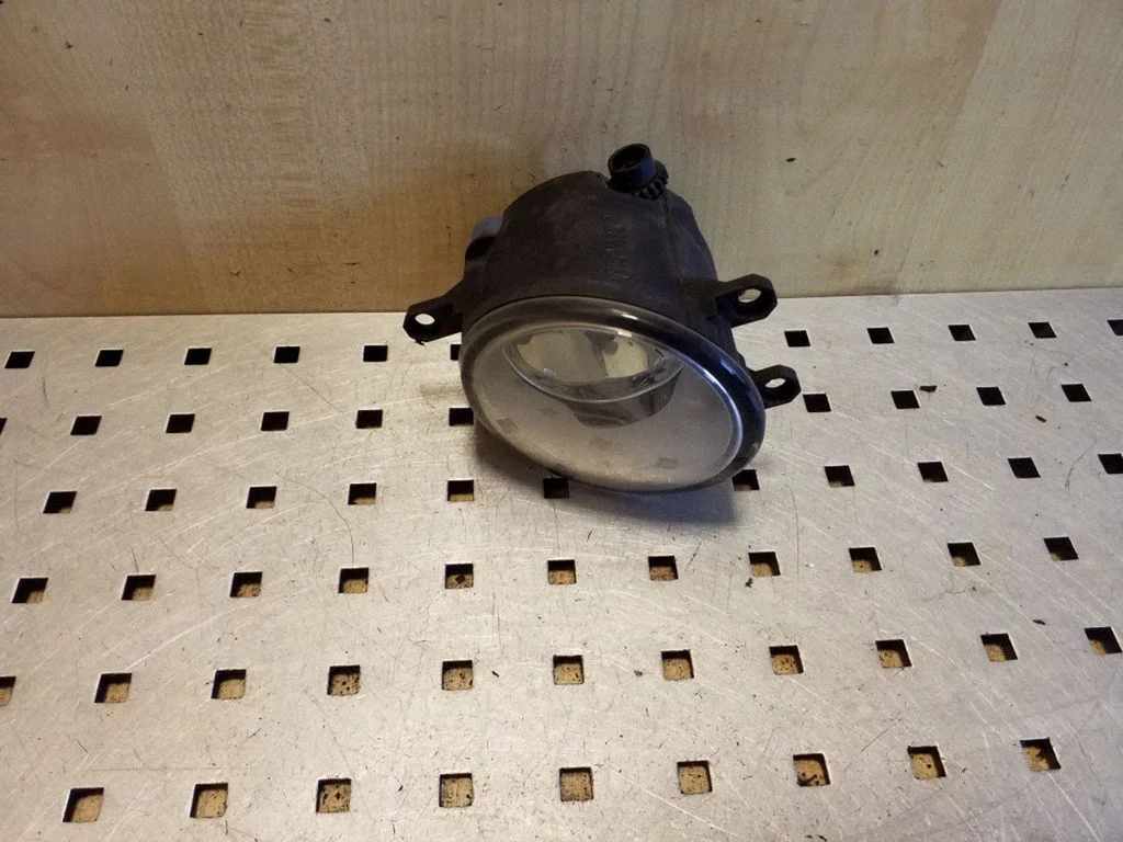 Front fog light 812200D041
