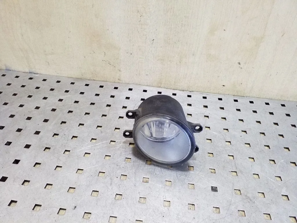 Front fog light 812200D041