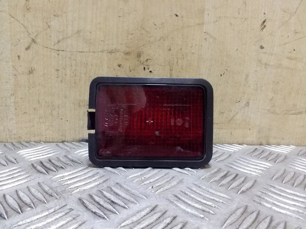 Lampa przeciwmgielna tylna – lewa