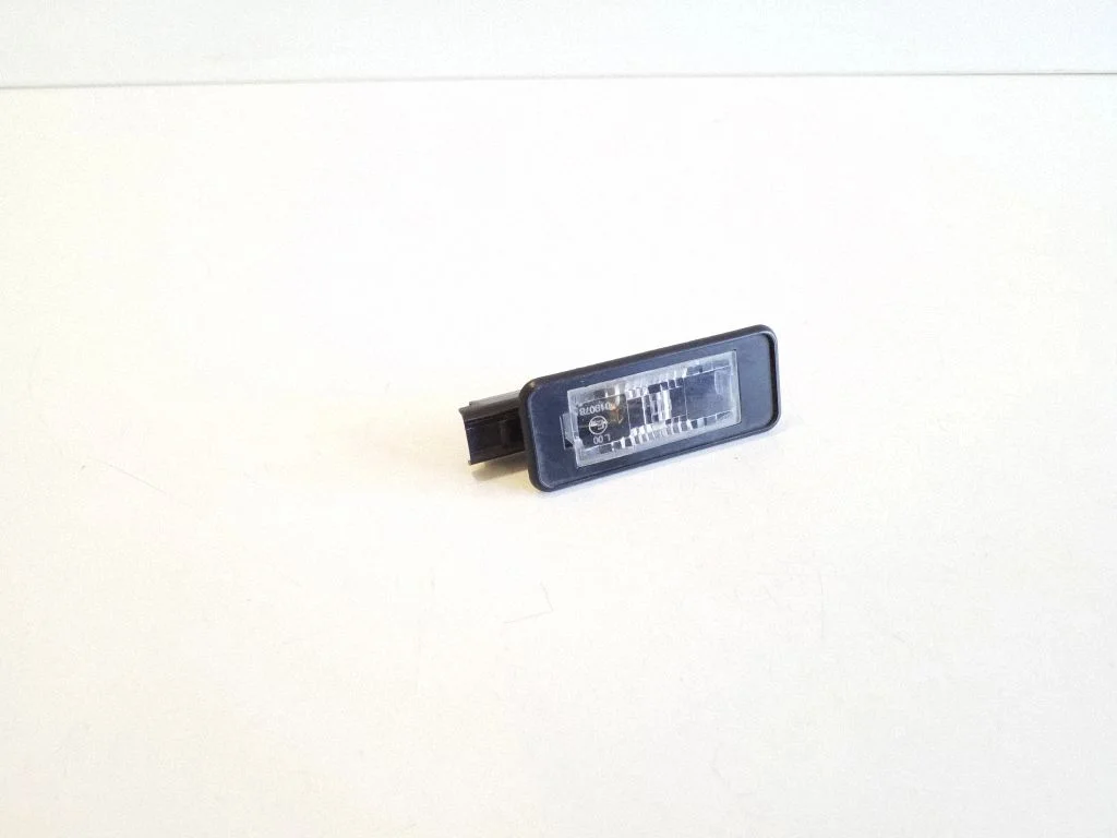 Oświetlenie tablicy rejestracyjnej 03824900